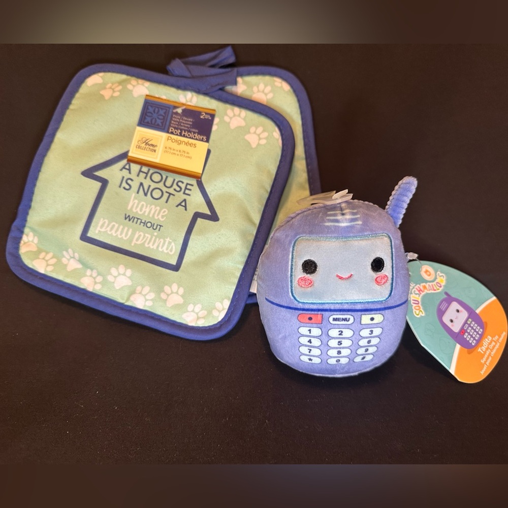Squishmallows Plush Dog Toy and Pot Holders Gift Set